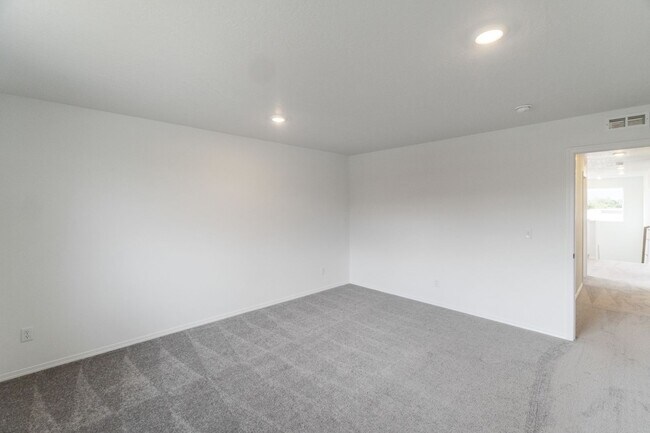 Building Photo - 1306 N Wilhelm Wy