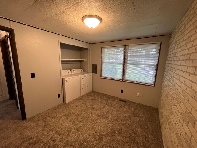 Building Photo - 406-408 Lincoln