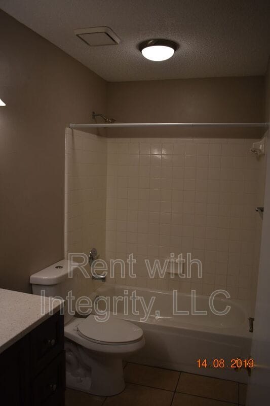 Building Photo - 1802 Falconcrest St
