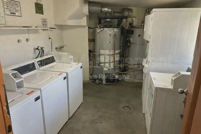 Building Photo - 18546 Clark St