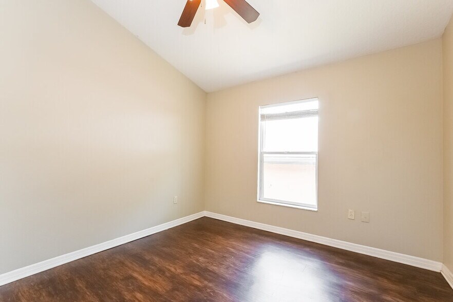 Building Photo - 1436 Lake Marion Dr