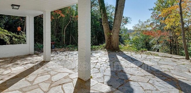 Building Photo - 612 Holly Ridge Rd