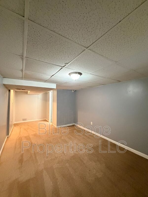 Building Photo - 2118 Valleyview Dr
