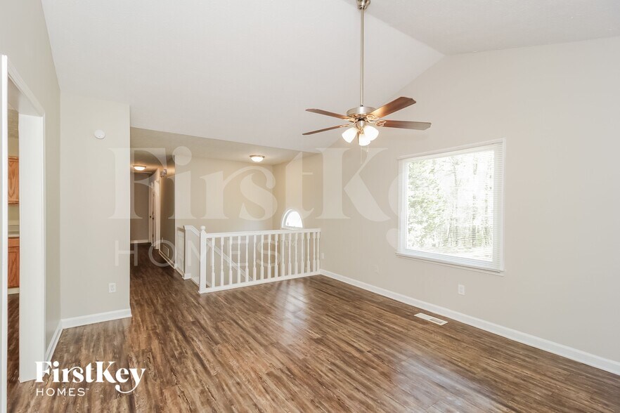 Building Photo - 216 Silverthorne Pass