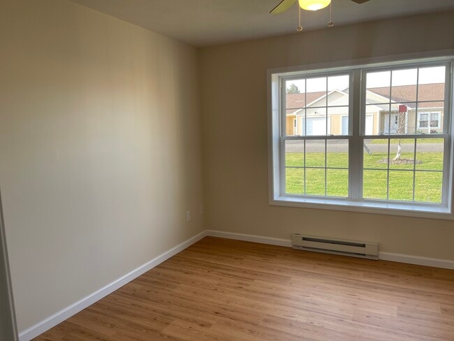 Building Photo - 7 Davian Dr