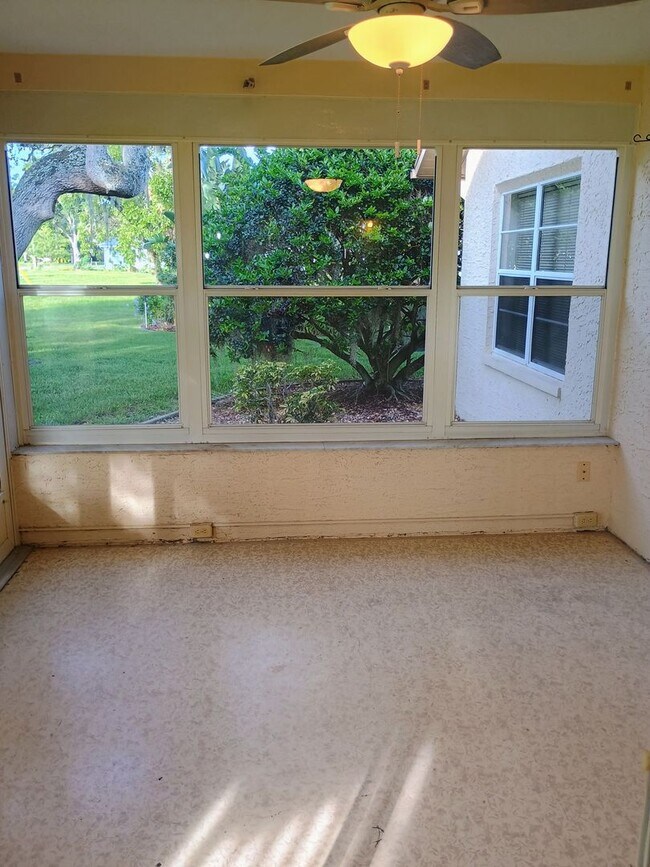 Building Photo - 2 bedroom 2 bathroom Large House for rent ...