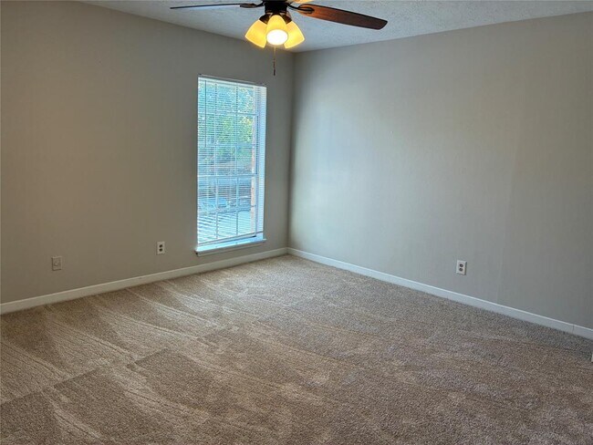 Building Photo - 3400 Timmons Ln