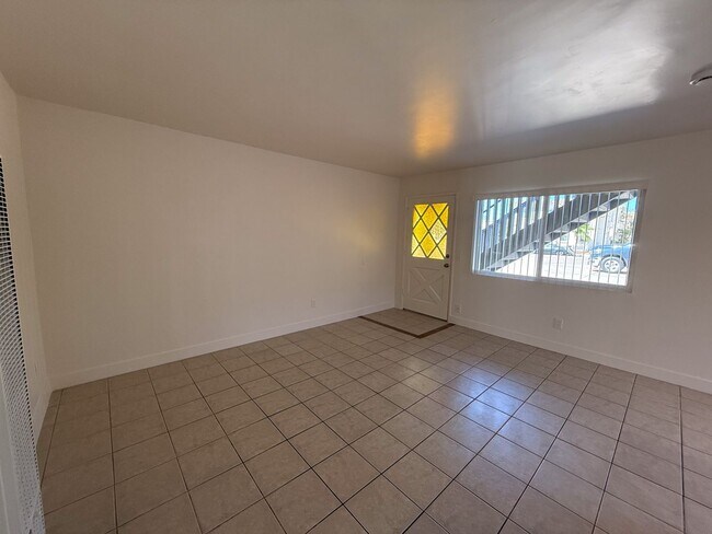 Building Photo - 2 Bdrm 1 Bath In Imperial Beach With Parki...