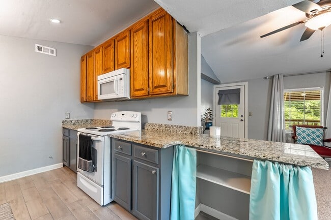 Building Photo - Cozy 2-Bedroom Retreat Near the Lake in Lowell