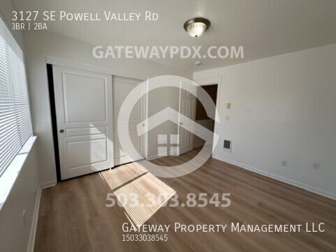 Building Photo - 3127 SE Powell Valley Rd