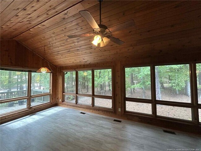 Building Photo - 8043 Canterbury Cir