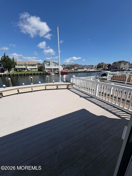 Building Photo - 3248 Beachview Dr