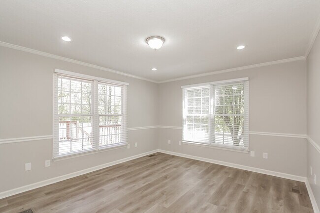 Building Photo - 7500 Trotter Rd