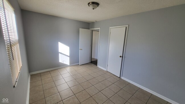 Building Photo - 6149 Commodore Dr