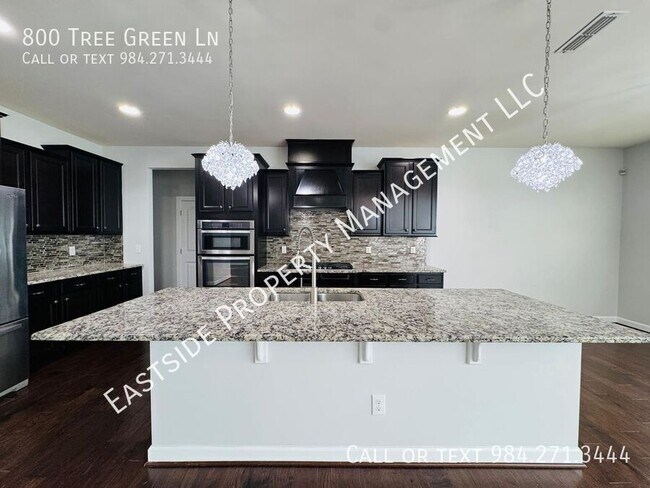 Building Photo - 800 Tree Green Ln