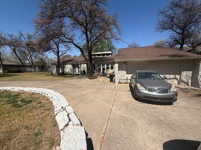 Building Photo - 1925 Bunting Ct