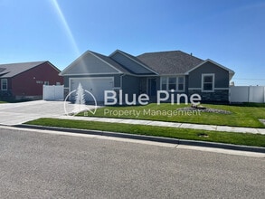 Building Photo - 6028 Fox Run Dr