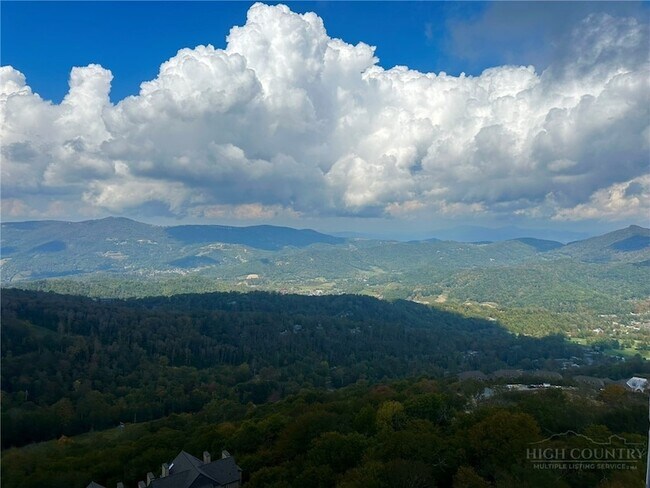 Building Photo - 303 Sugar Top Dr