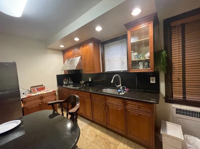 Building Photo - 459 Irving Ave