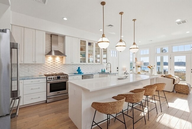 Building Photo - 16 Fosters Point