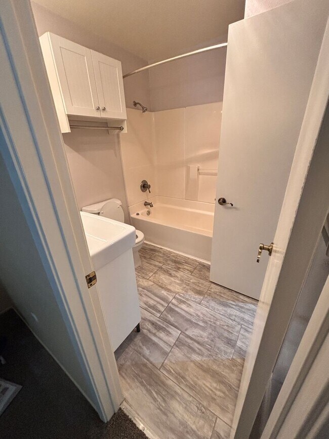 Building Photo - TOWNHOME FOR RENT IN CLAIREMONT - 2BD/1.5BA - ONLY $3,195/MO