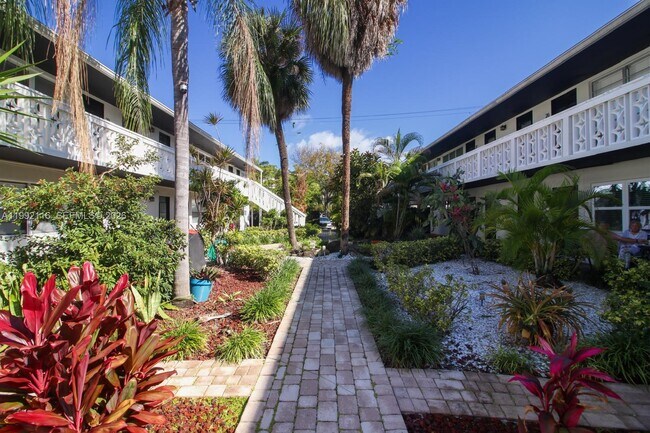 Building Photo - 1440 SE 15th St