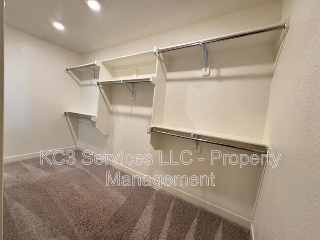 Building Photo - 3716 SW Maryville Pl