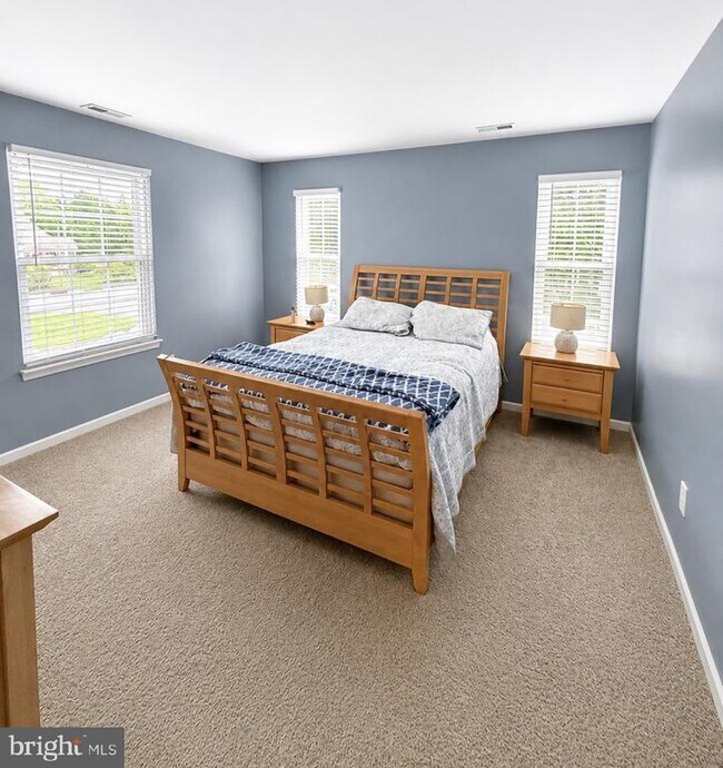 Building Photo - 107 Sweetwater Dr