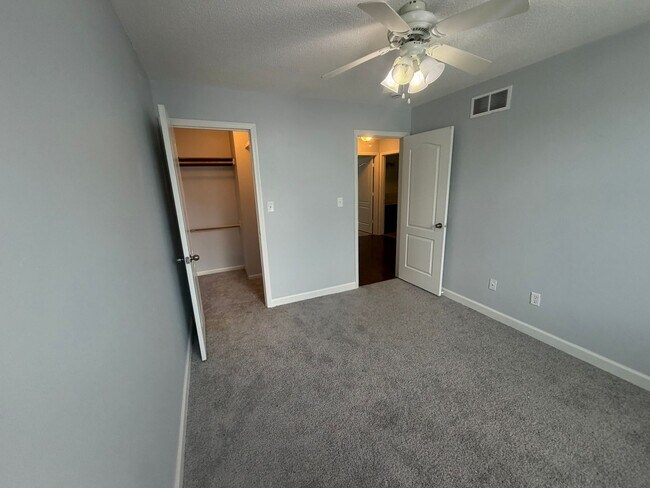 Building Photo - Unique 3BR/2.5BA Southwest Columbia Rental – Near Rock Bridge High!