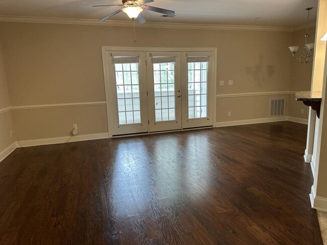 Building Photo - Condo in gated Anderson Creek Club!