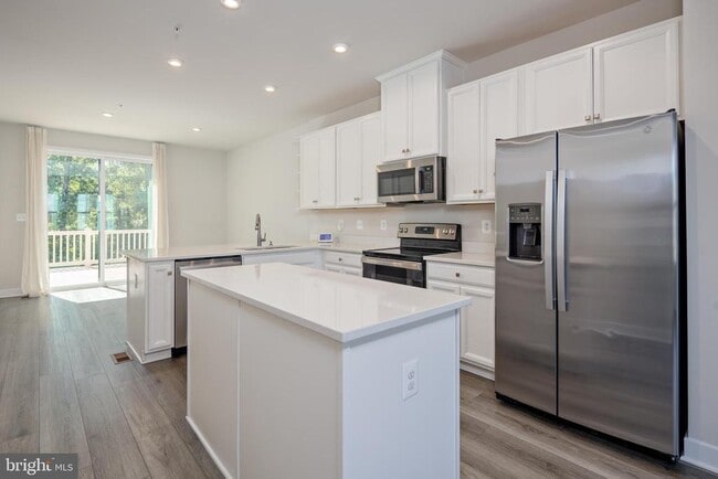 Building Photo - 7903 Chatuga Wy