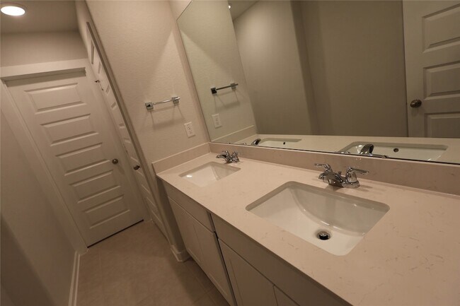 Building Photo - 8510 Blueberry Ash St