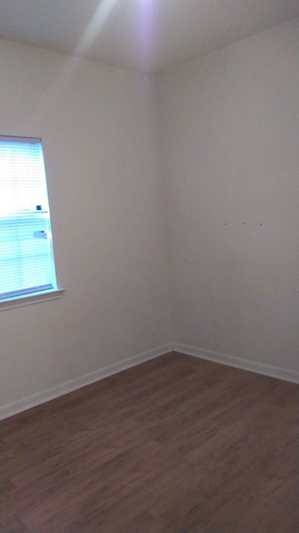 Building Photo - Monthly Paid Rent