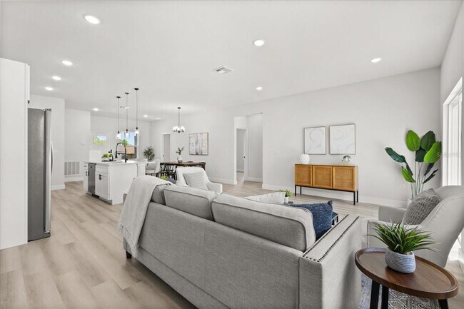 Building Photo - 15568 SW 46th Cir