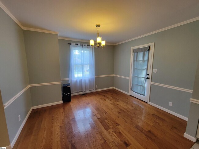 Building Photo - 503 Hillandale Rd