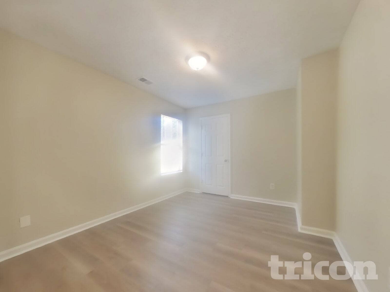 Building Photo - 3010 Lake Park Ct