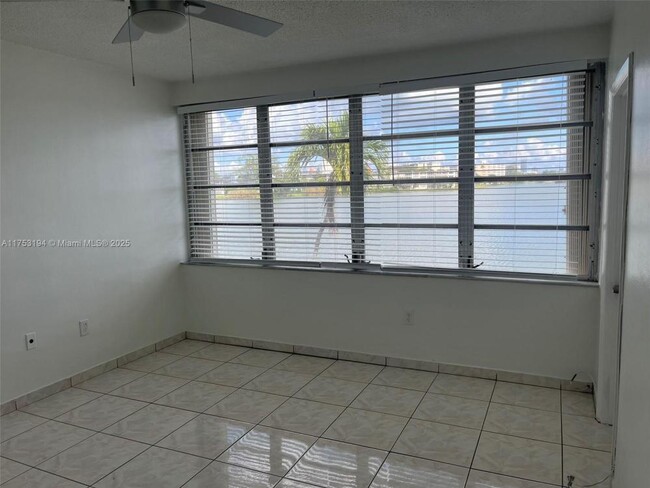 Building Photo - 2 bedroom in Miami FL 33179