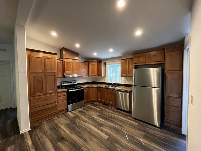 Building Photo - Beautifully Kept Newly Constructed Manufactured Home 3bed/2bath