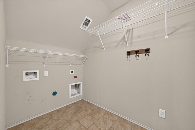 Building Photo - 23718 Water Hickory Dr