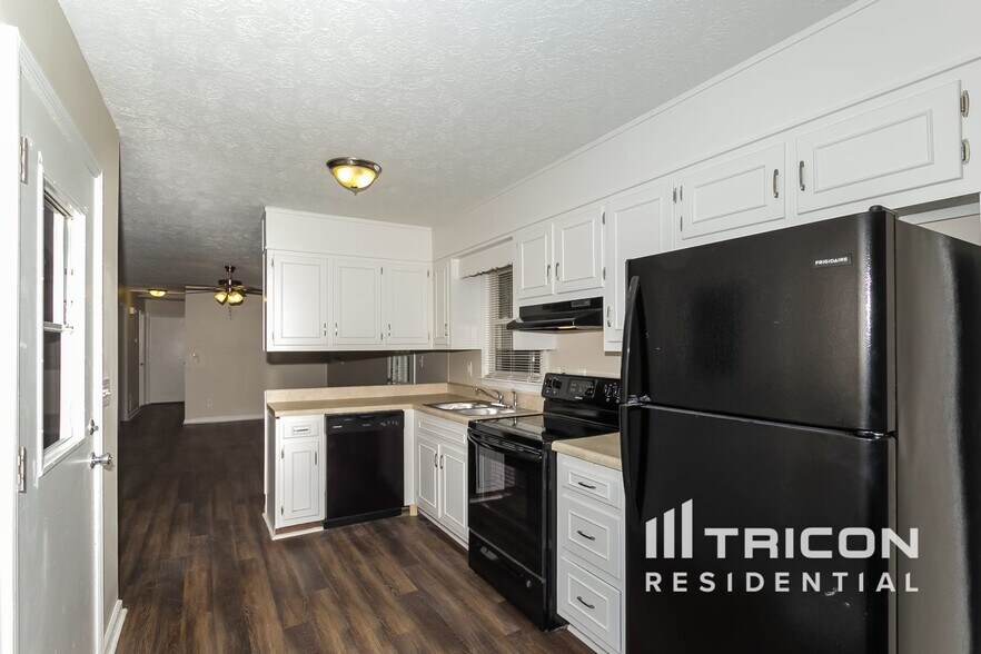 Building Photo - 6205 Dorsett Shoals Rd