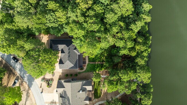 Building Photo - Serene Bella Vista Lakeside 4 bedroom