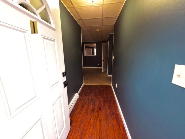 Building Photo - 536 N Underwood St