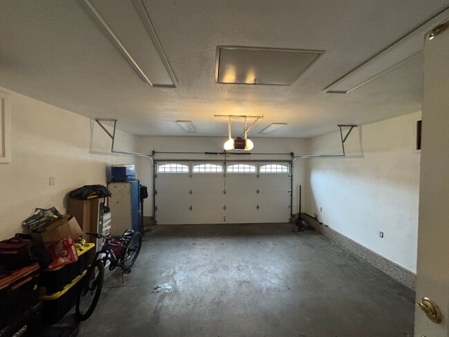 Building Photo - Home for Rent in Rio Linda