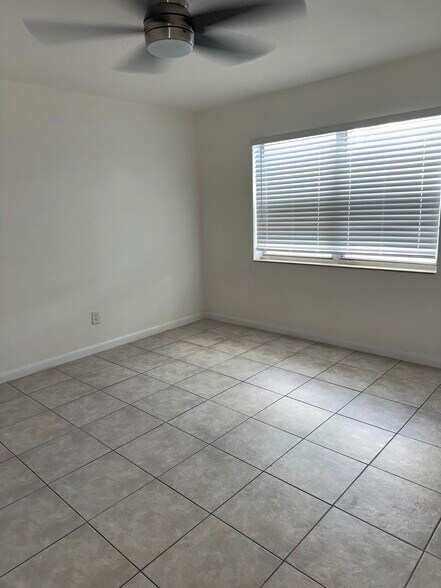 Building Photo - 4759 Myrtle Dr