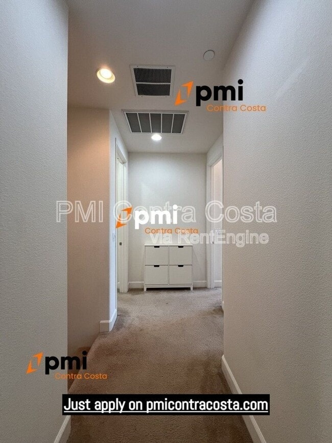 Building Photo - 5217 S Esprit Loop
