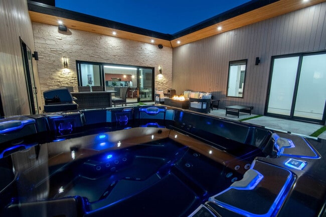 Building Photo - 779 Lucia Ln