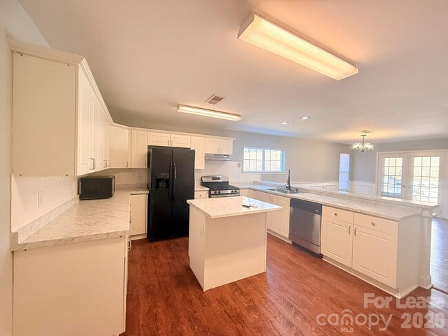 Building Photo - 4014 Racoon Ct