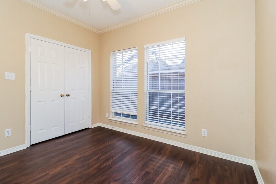 Building Photo - 18930 Ravenglen Ct