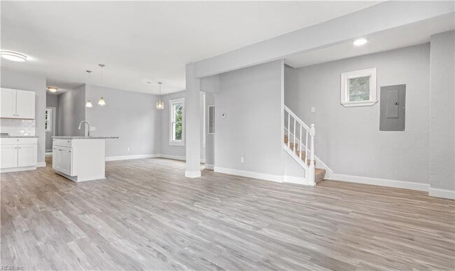 Building Photo - 1503 E Indian River Rd