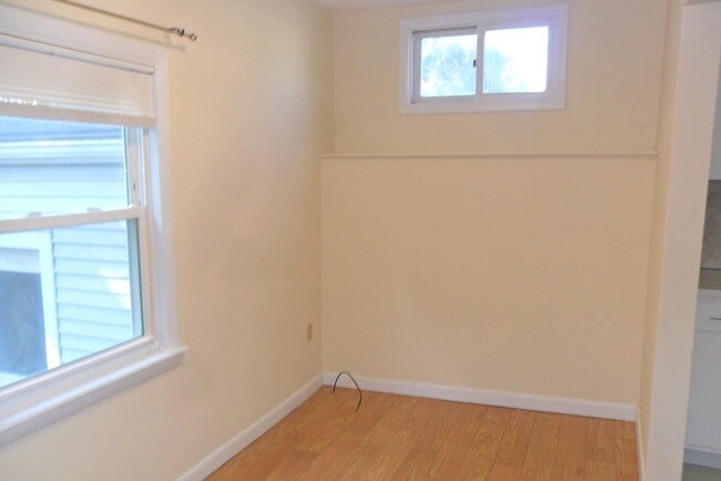 Building Photo - 28 Spring St